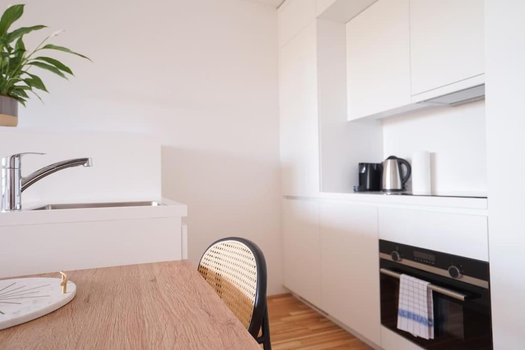 Bright & Wonderful Apartment At Oberlaa Therme Vienna Exterior photo